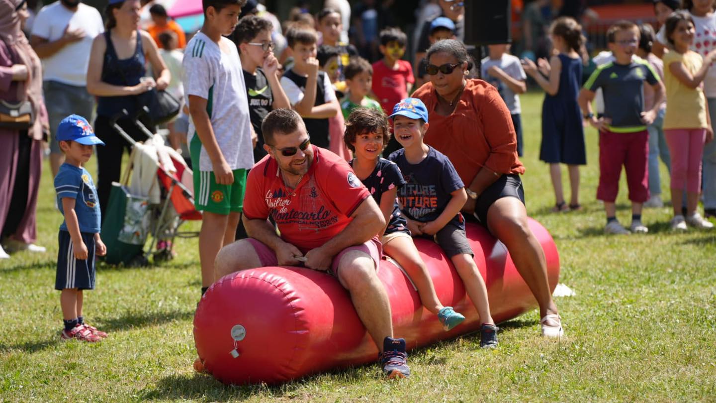 Jeu gonflable en famille