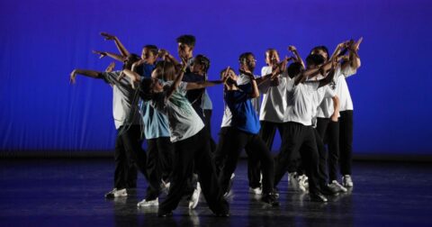 danseurs sur scène lors d'un spectacle